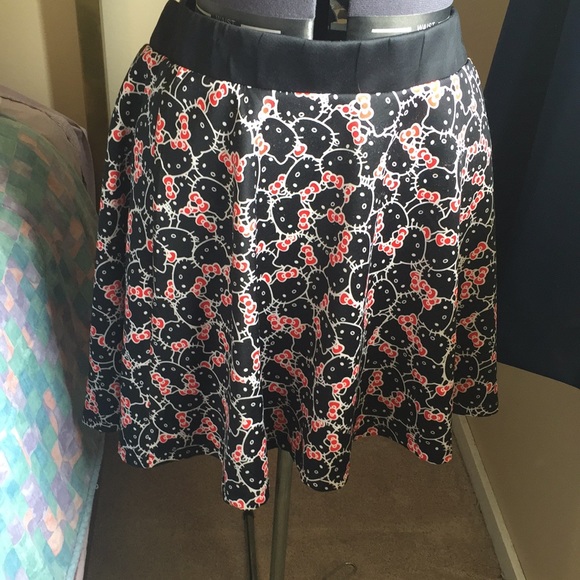 torrid Dresses & Skirts - Torrid hello kitty scuba skirt size 2
